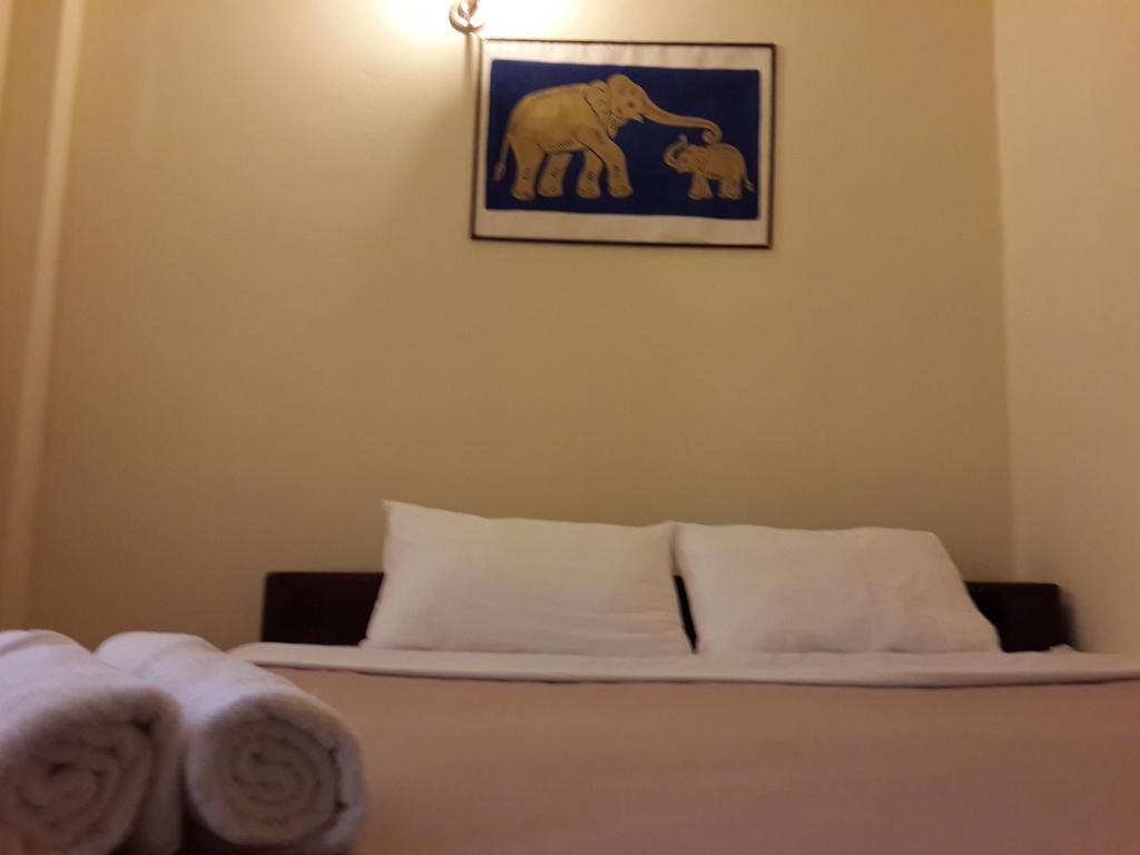 A Tee Guesthouse Luang Prabang Buitenkant foto