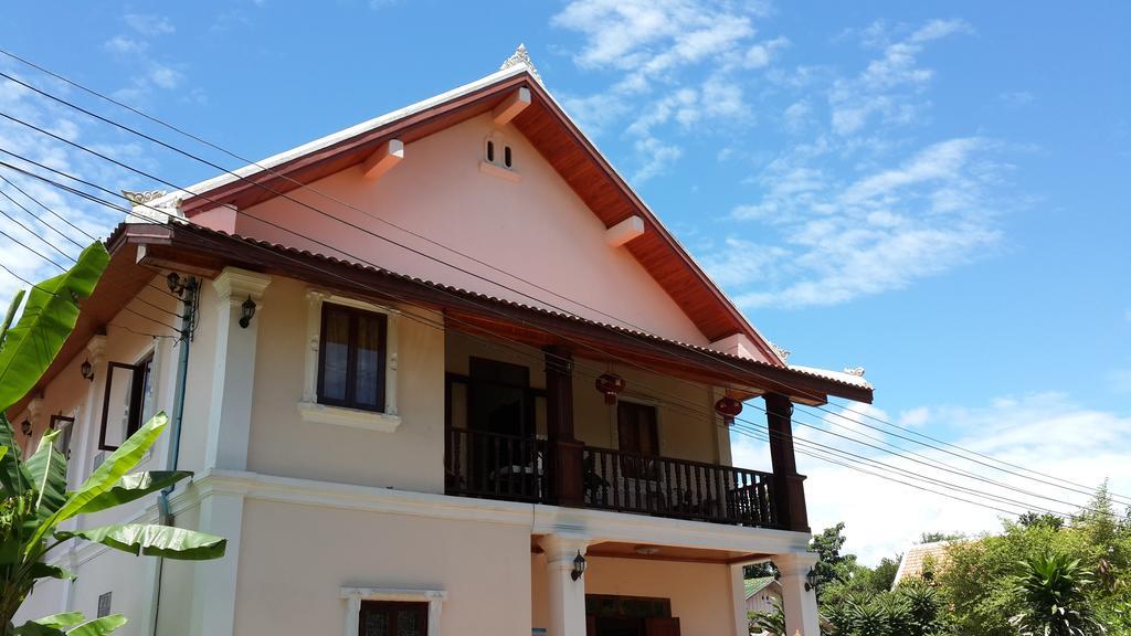 A Tee Guesthouse Luang Prabang Buitenkant foto