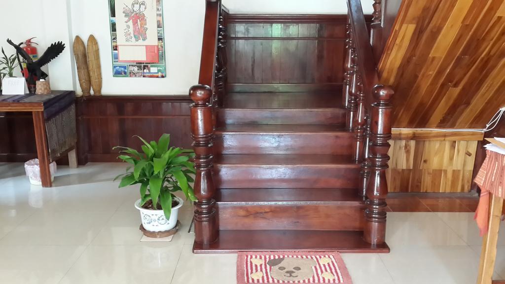 A Tee Guesthouse Luang Prabang Buitenkant foto