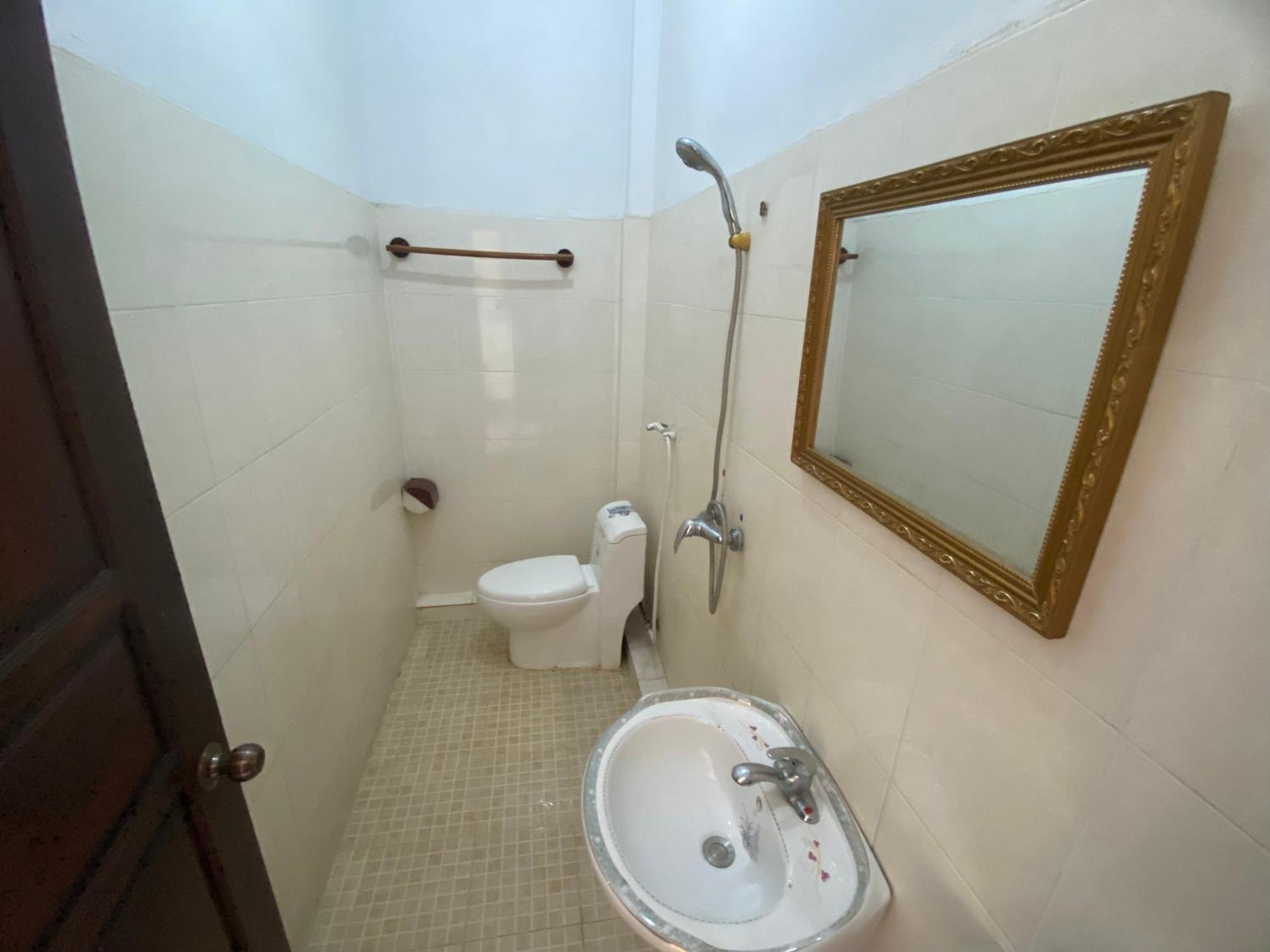 A Tee Guesthouse Luang Prabang Buitenkant foto