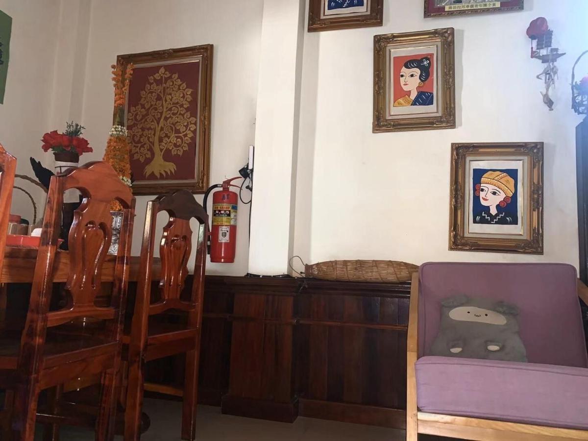 A Tee Guesthouse Luang Prabang Buitenkant foto